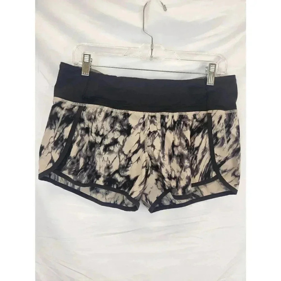 Lululemon Speed Up Shorts Tan/ Black Size 8. - Picture 1 of 10